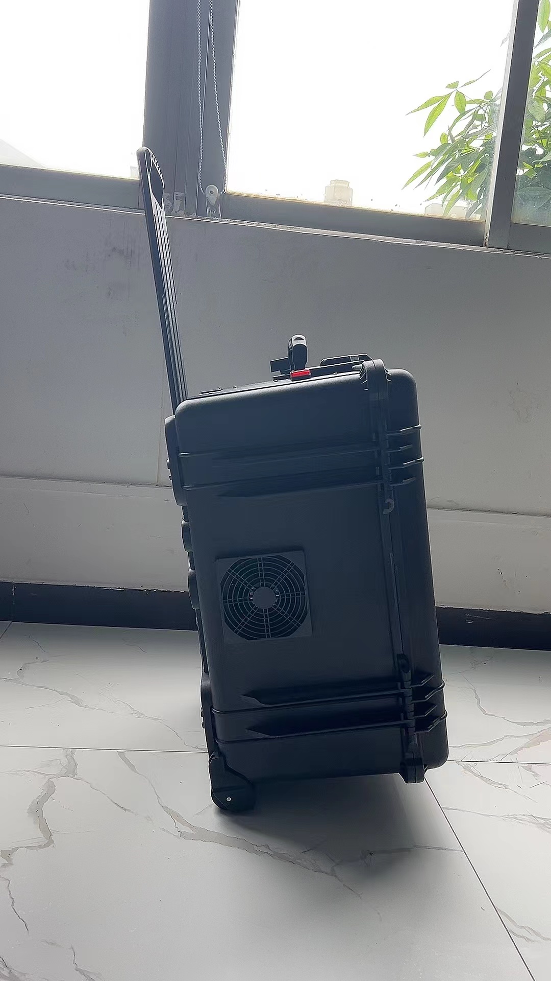 红安手拉箱型移动通信干扰器